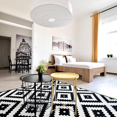 Standard Apartment By Hi5 - Bazilika Suite Budapest Eksteriør bilde