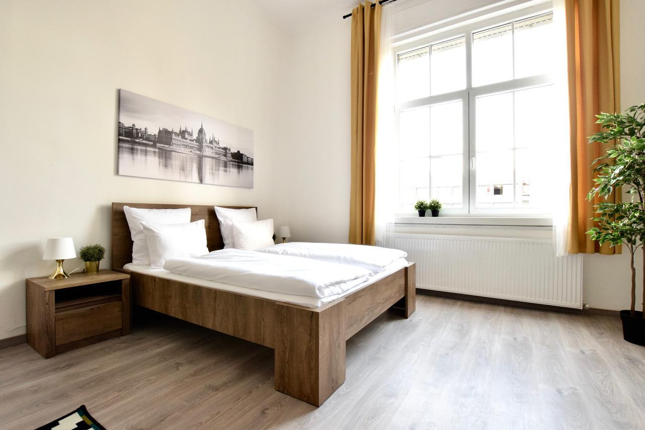 Standard Apartment By Hi5 - Bazilika Suite Budapest Eksteriør bilde