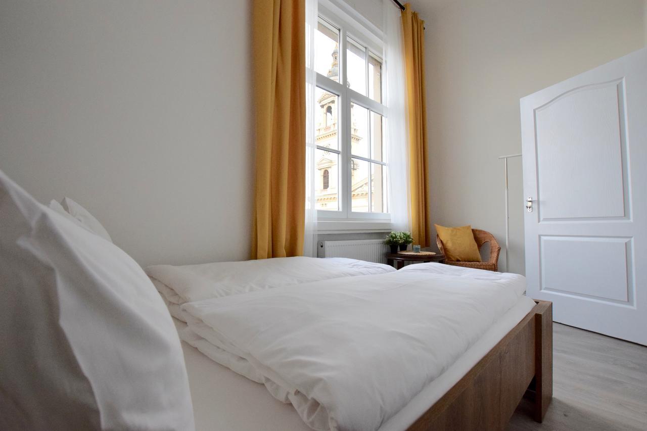 Standard Apartment By Hi5 - Bazilika Suite Budapest Eksteriør bilde
